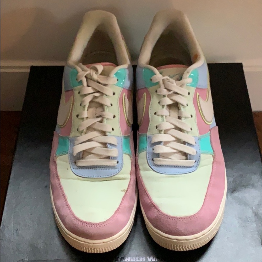 Nike Easter Eggs